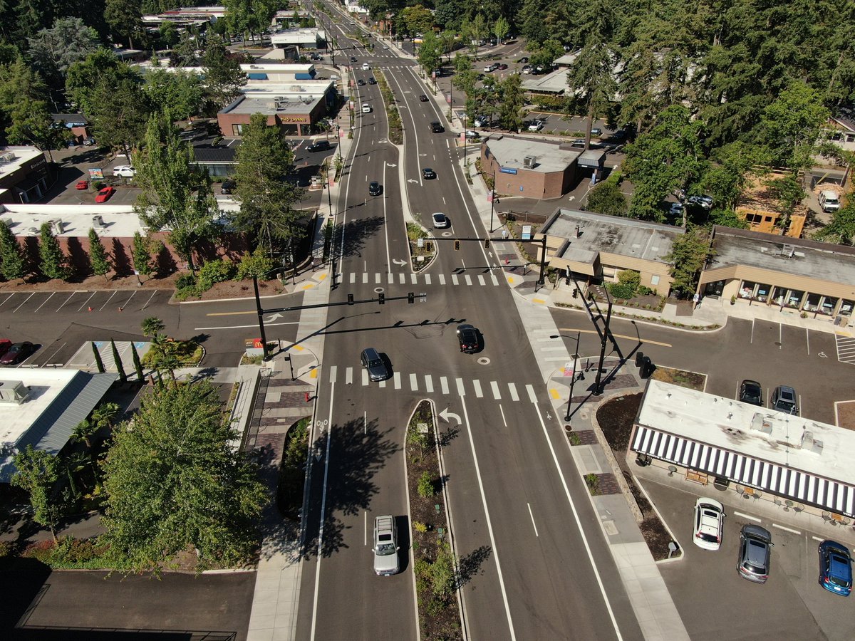 LakeOswegoInfo's tweet photo. Check out these #drone shots of the recently completed improvements along the #BoonesFerryProject corridor! After almost three years, Boones Ferry Road has been transformed into a welcoming, more accessible corridor for all. Watch: https://t.co/cKJ36WQddm #LakeOswegoCityProjects https://t.co/7gPv2guBoU
