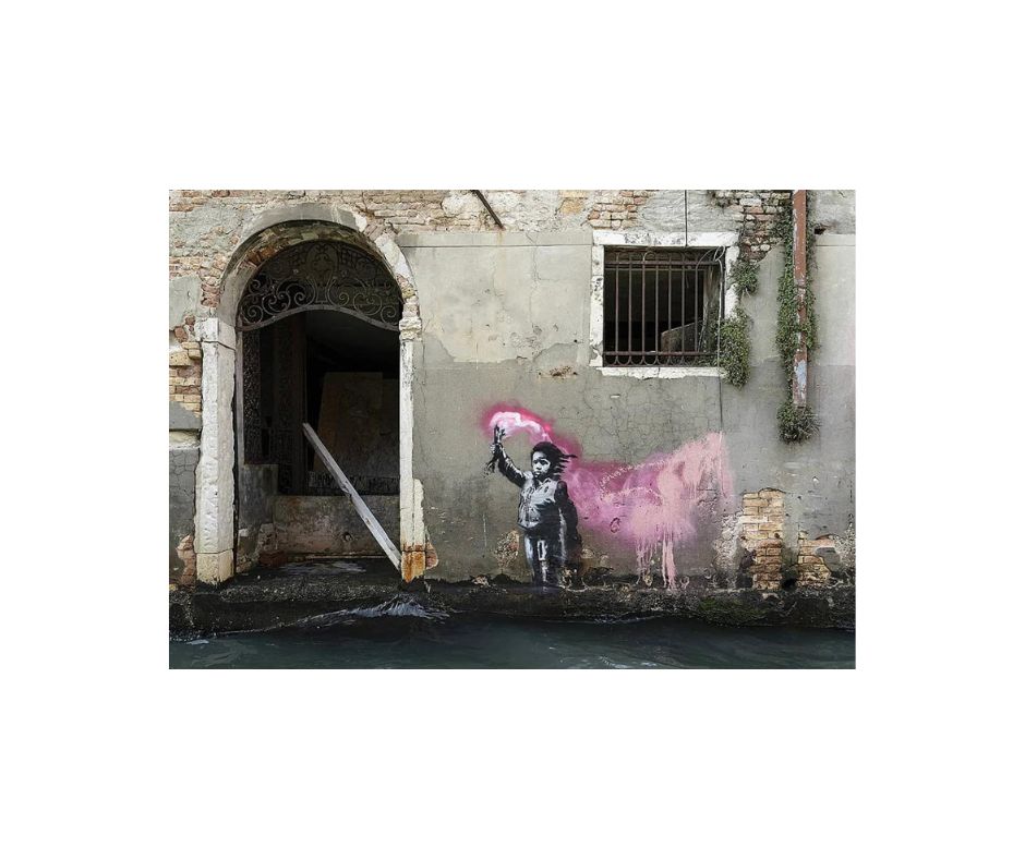 In 2019, this Banksy piece popped up in Italy depicting a migrant girl in a life jacket holding a flare. Many call the piece "The Shipwrecked Child". 🐀

#banksy #streetart #learn #events #immersive #art #niagarafalls #niagarafallscanada #summer