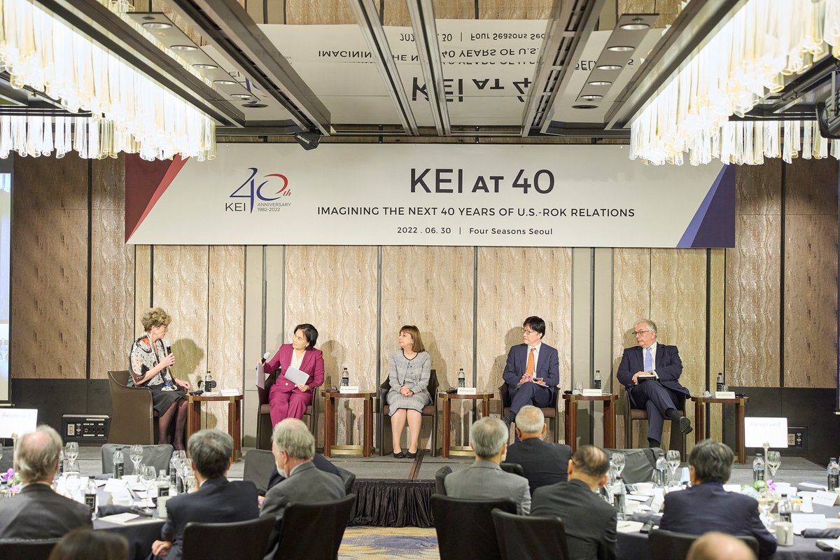KoreaEconInst's tweet photo. Did you know it was KEI's 40th anniversary?

We recently hosted a lunch panel to celebrate with attendees ranging from ROK PM Han Duck Soo, former UNSG Ban Ki-Moon, Assistant Secretary of State Daniel Kritenbrink, and many others.

We were deeply honored by their participation! https://t.co/6zo8NmntEM