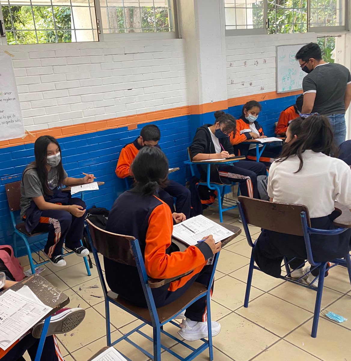 Escuchamos e incluimos las voces de niñas, niños y adolescentes 👧🏽 👦🏻 de la Alcaldía Tlalpan y la secundaria “Deporte para todos” en Miguel Hidalgo en la Consulta Nacional #MeEscuchas2022. 

¡Todas las opiniones importan! 
Entra a: meescuchas.mx