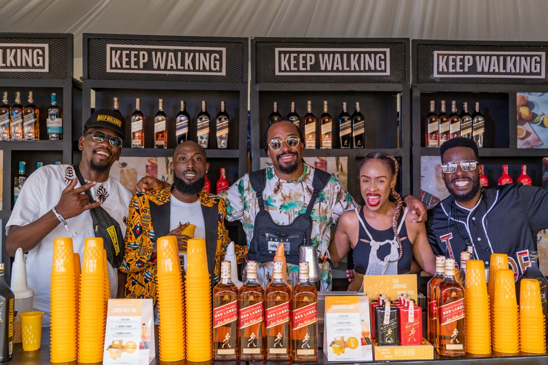 theonlyjaluo's tweet photo. Recap to yesterday #BlanketsAndWineKla 
'Walkers were in de house'
@missdeedan
@naviomusic 
@TimothyCODE 
@slayfarmer256 
@djSlickStuart 
 🔥🔥🔥
#TheWalkersTour
#IamWalker
@johnniewalkerug
#PaidPartnershipWithDiageo
#Ayeeya https://t.co/eVFYs6bCjK