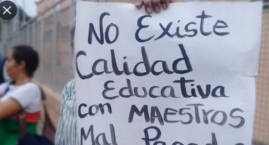 WILLIAMCEBALLOS's tweet photo. VACACIONES !
una #Burla los que el #Gobierno le hace a los #Maestros,
lo que pagaron no alcanza para nada,
Tristeza es lo q produce el #BonoVacacional tanto nadar para morir en la orilla necesario organización para lograr un Buen #Vivir @Copei_Merida con los #Docentes #Venezuela https://t.co/YXHr2tNpnL