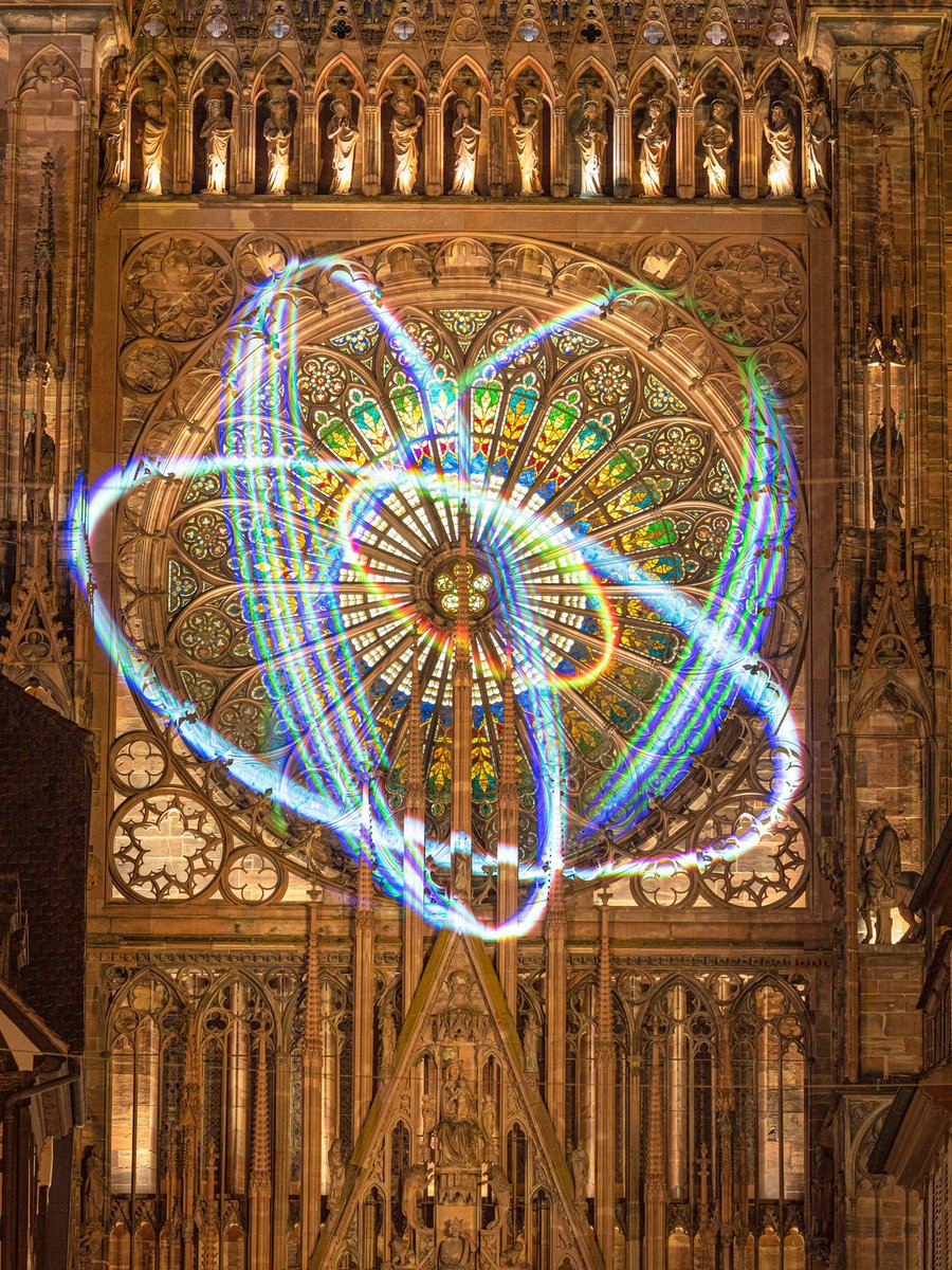 CedricSchell's tweet photo. Quelques photos des illuminations de la cathédrale de Strasbourg. https://t.co/RxTQWPCBPy