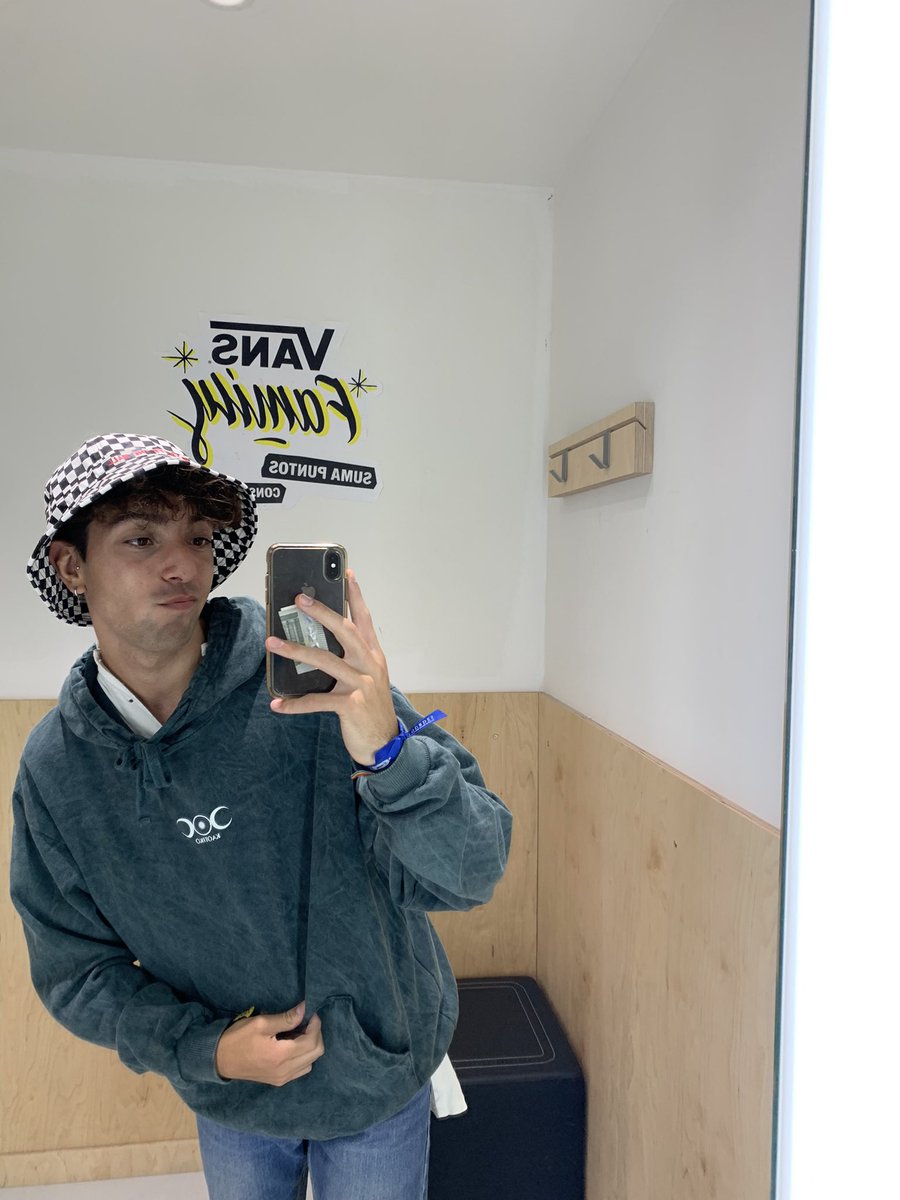 gonsalinas__'s tweet photo. en ig vieron 4 :) https://t.co/GuvCZWVtu0