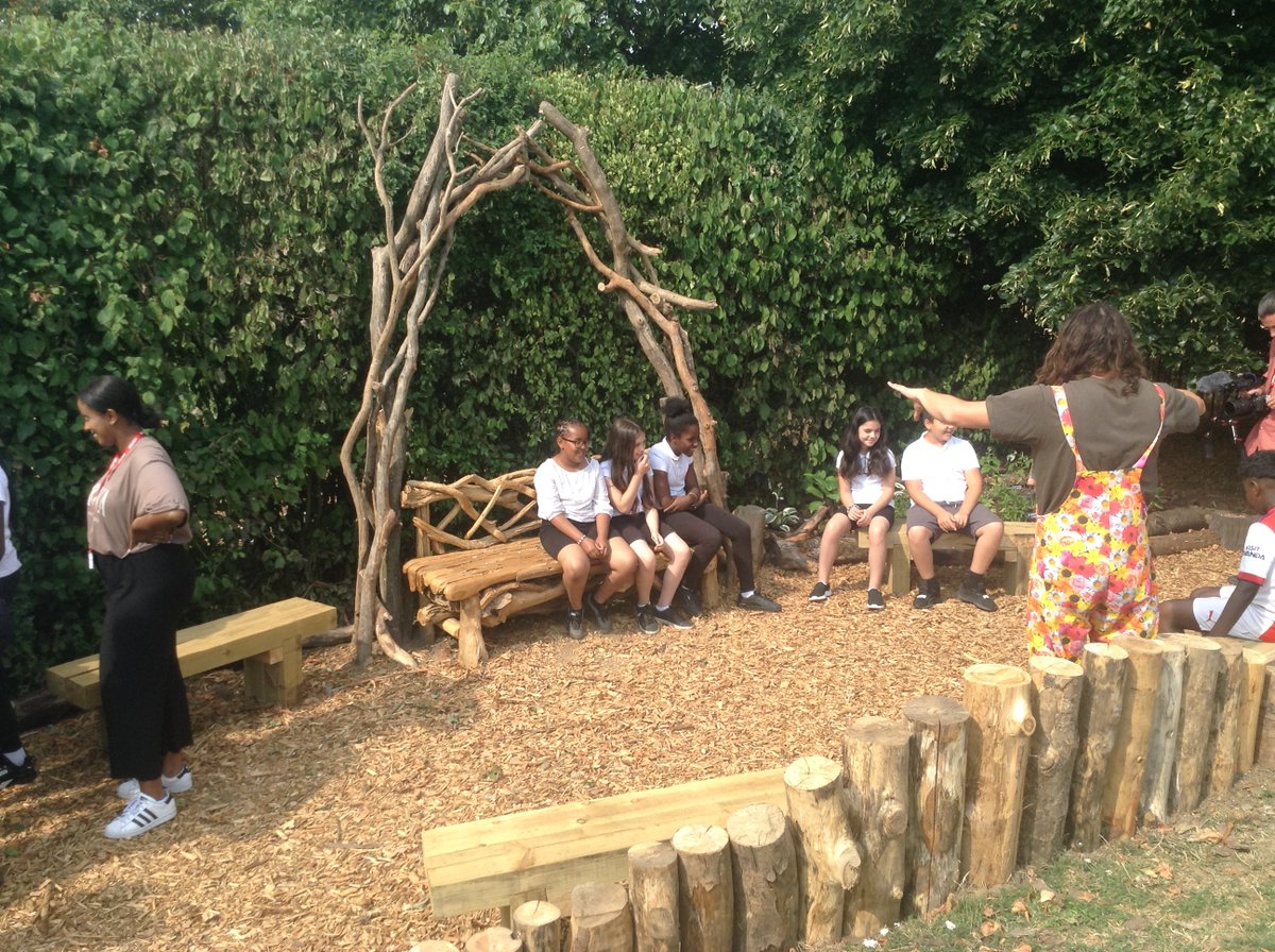 WilburyPrimary's tweet image. Our beautiful Wild City Garden is complete! @Salters_Inst  and @forestGardenELL brought our (year 5) designs to life. Many thanks to all involved!