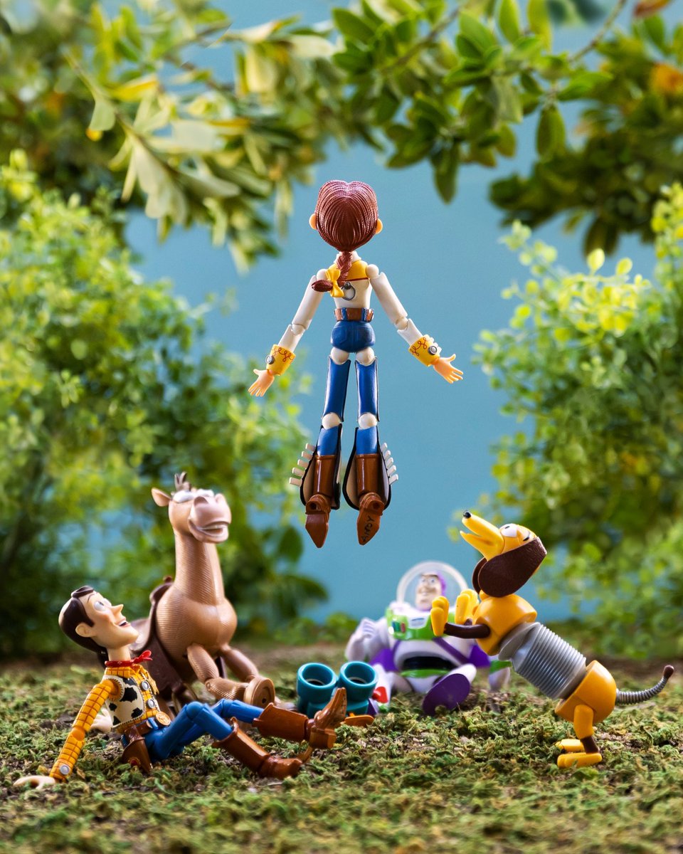 What song saves Jessie??

Follow along on Instagram for more toy photography 
instagram.com/mitchelwuphoto…