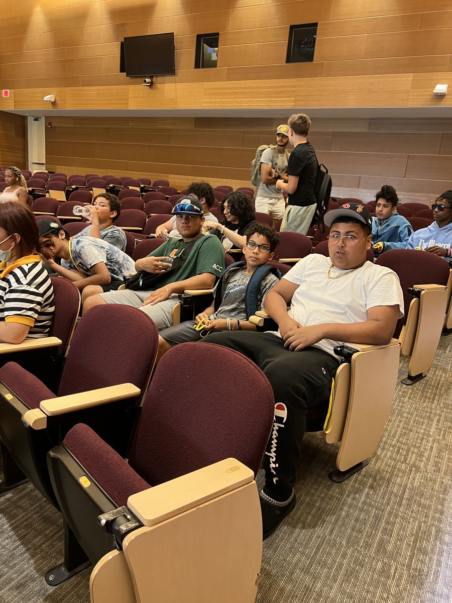 pathwaysenderos's tweet photo. This summer, we have partnered with Career Beginnings, A Program of the Hartford Consortium for Higher Education, to provide activities for our participants. On Friday, we went to the UCONN campus at Storrs. It was a fun, educational experience for all of our students! https://t.co/SMpOtFep09