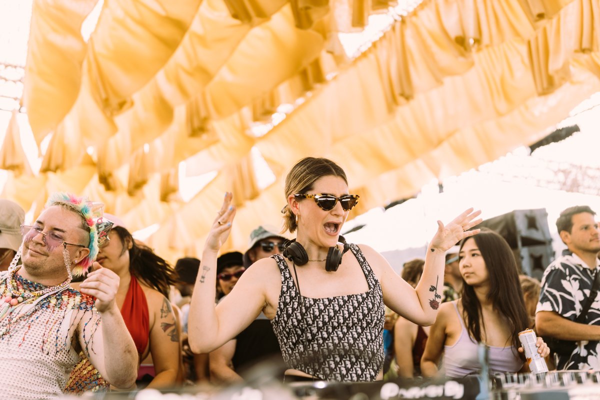 Irresistible, eclectic, and absolutely packed with summer vibes, the @boilerroomtv set from @DJMoxie is joy on tap. Watch in full: bit.ly/MoxieBoilerRoom