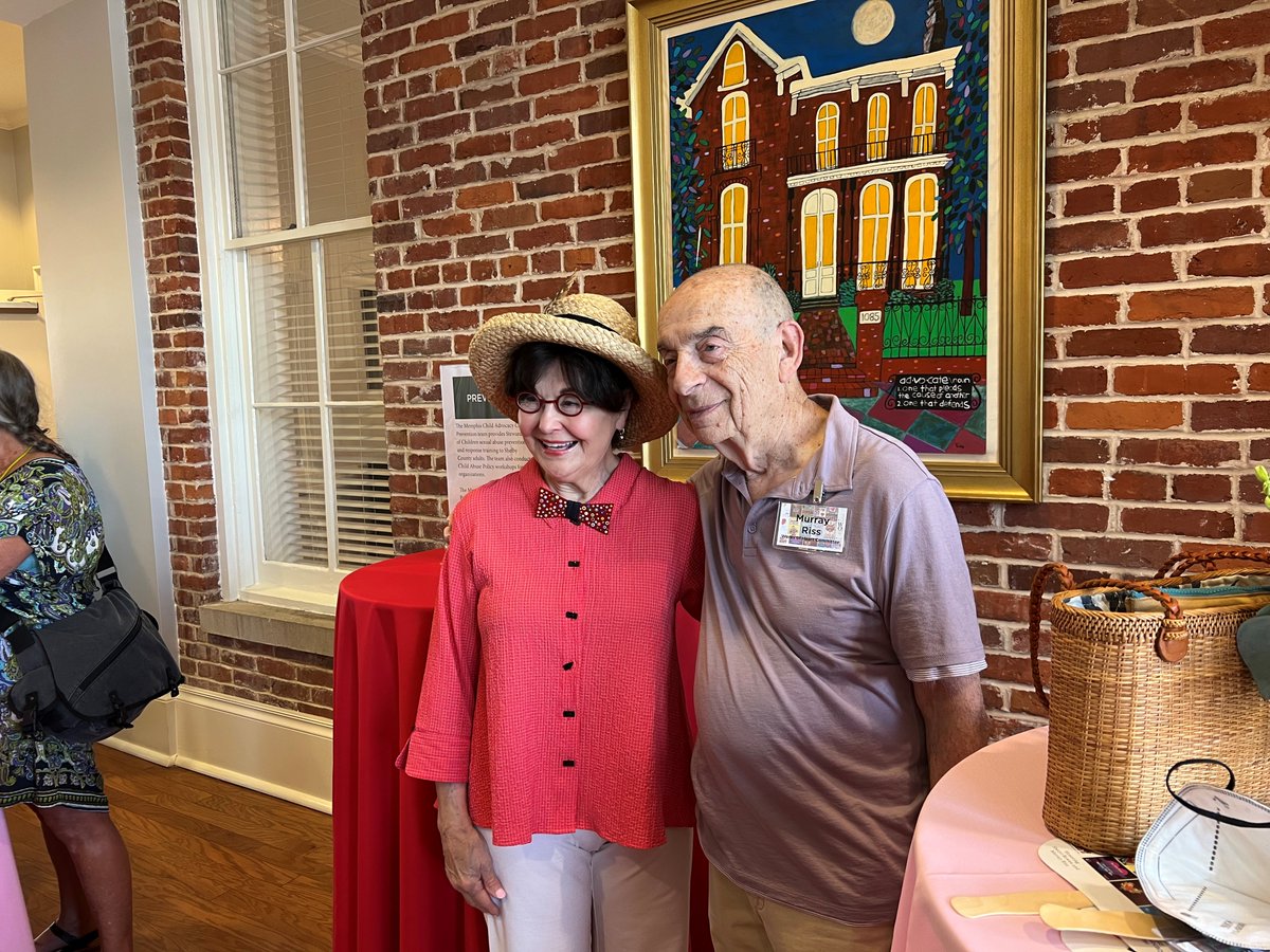MemphisCAC's tweet image. On July 24, we dedicated the Riss/Bowen Family Room &amp;amp; our new Books for Young Hearts Library. Thanks, Murray Riss and Sheryl Bowen, for years of Works of Heart volunteer leadership. The 31st Works of Heart art auction will be at Memphis Botanic Garden 2/11/2023. #worksofheart