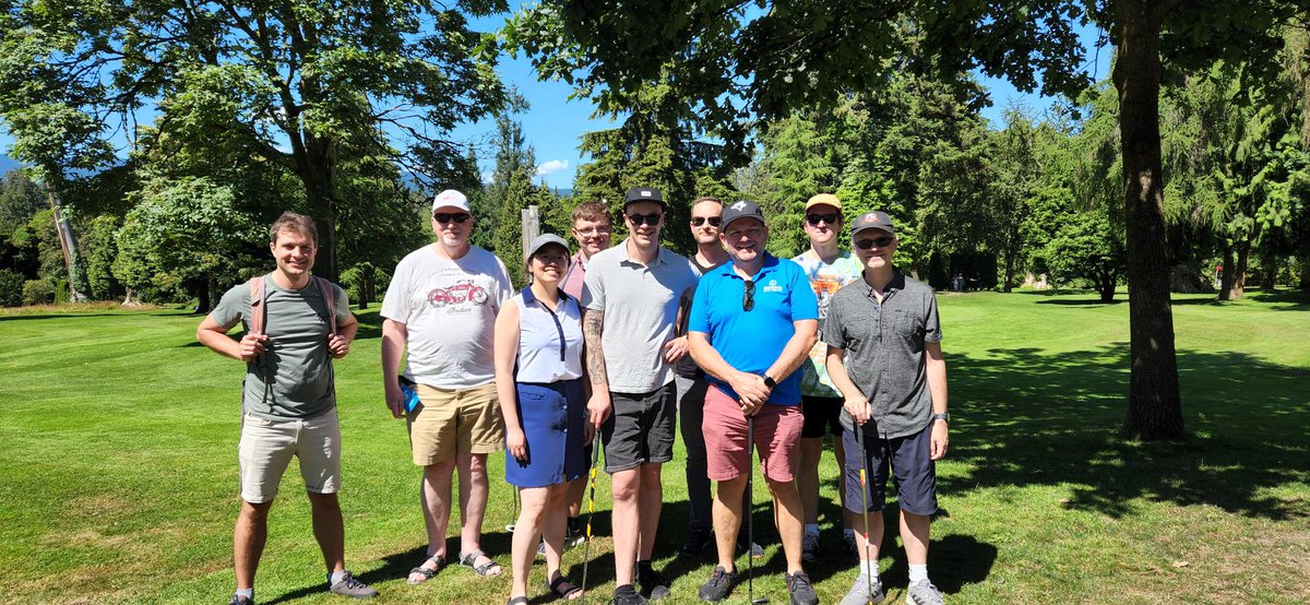 They’re a 10 but they spend at least 5 minutes looking 👀 for a golf ball. Last week we took the time to enjoy the sun by going out for a round of pitch and putt⛳
#golfer #golflife #golfswing #officefun #teambuilding #teamgoals