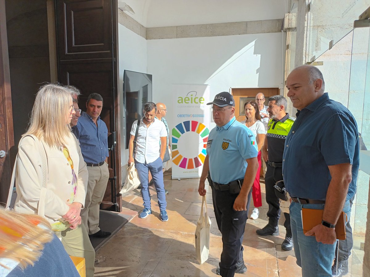dmurielalonso's tweet photo. Jorrnada de trabajo en #Inundatio con #ClústerAeice en #Cascais #Portugal incidiendo en la importancia de la sensibilización social en la prevención del riesgo de inundaciones 
#interregeurope 
#Sudoe https://t.co/4idxhpDt3N