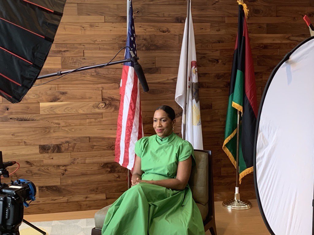 LtGovStratton's tweet photo. The @IllinoisLBC and their foundation are showcasing our state's #BlackHistory!
As Illinois' first Black Lt. Governor, it was an absolute honor to film 📽️ scenes for their upcoming documentary.
Can't wait to see it! 🔴⚫️🟢
#ILBC #ILBCF https://t.co/OWfWEzZH8S