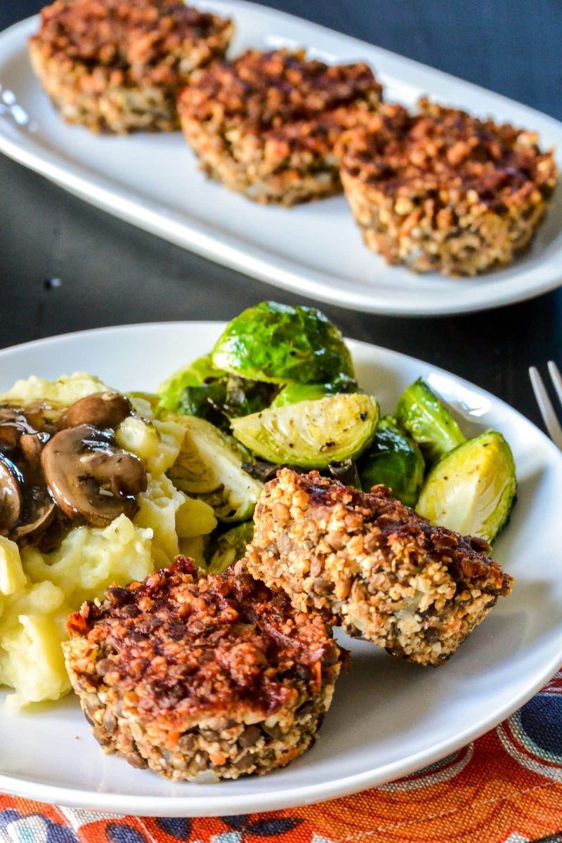 schmoozequeen's tweet photo. #Vegan Lentil Meatloaf Muffins
#Plantbased #MeatlessLoaf #MeatlessMuffins
https://t.co/hiIsWECmid
@veggiessave https://t.co/jTRH0FvS1p