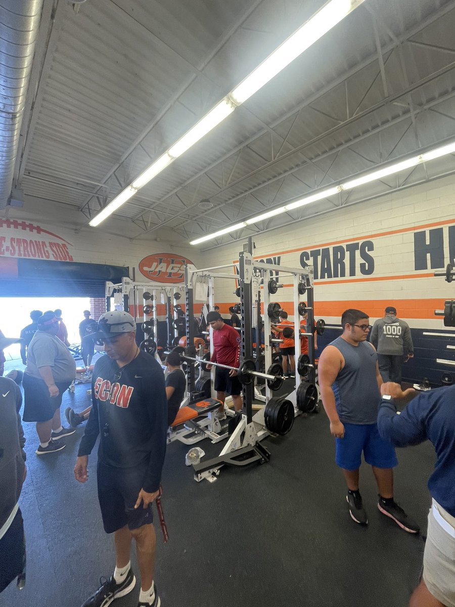 JEHSFootball's tweet photo. #Grind Motivation Monday https://t.co/TmRLAdLeIy