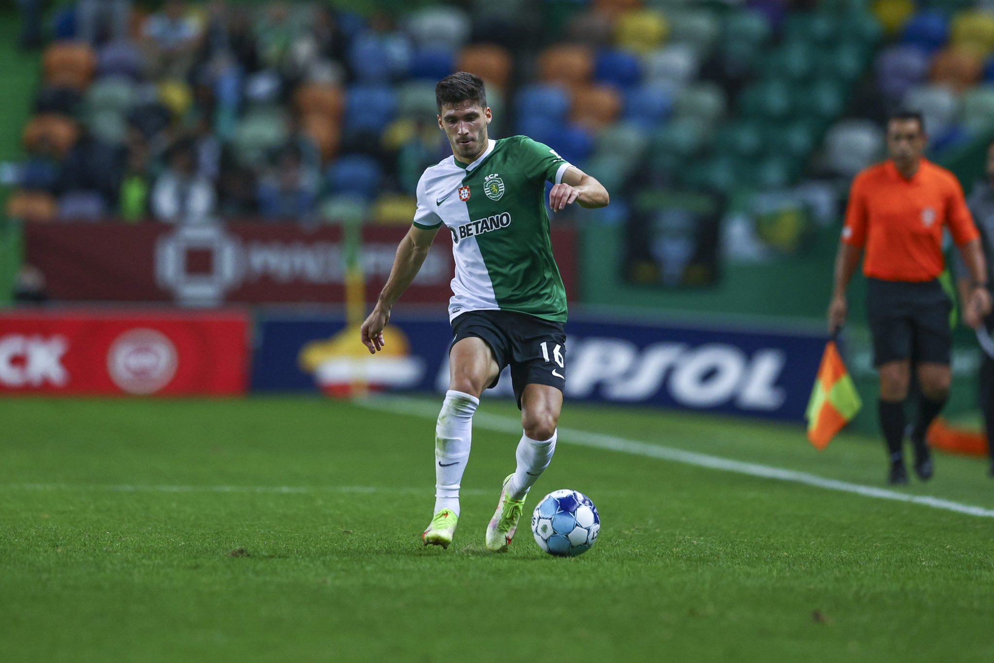 Everton Extra on Twitter "Sporting Left Back, Rúben Vinagre is on his