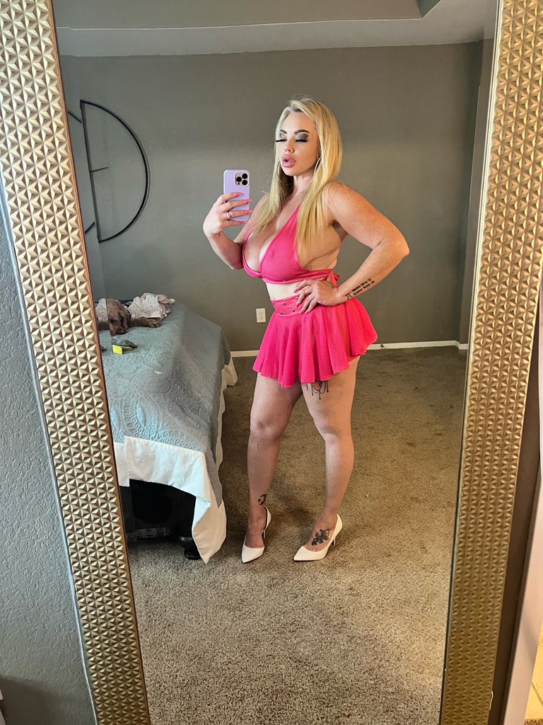 Katrina Thicc on Twitter: "What’s thicker, my thighs or my lips? https