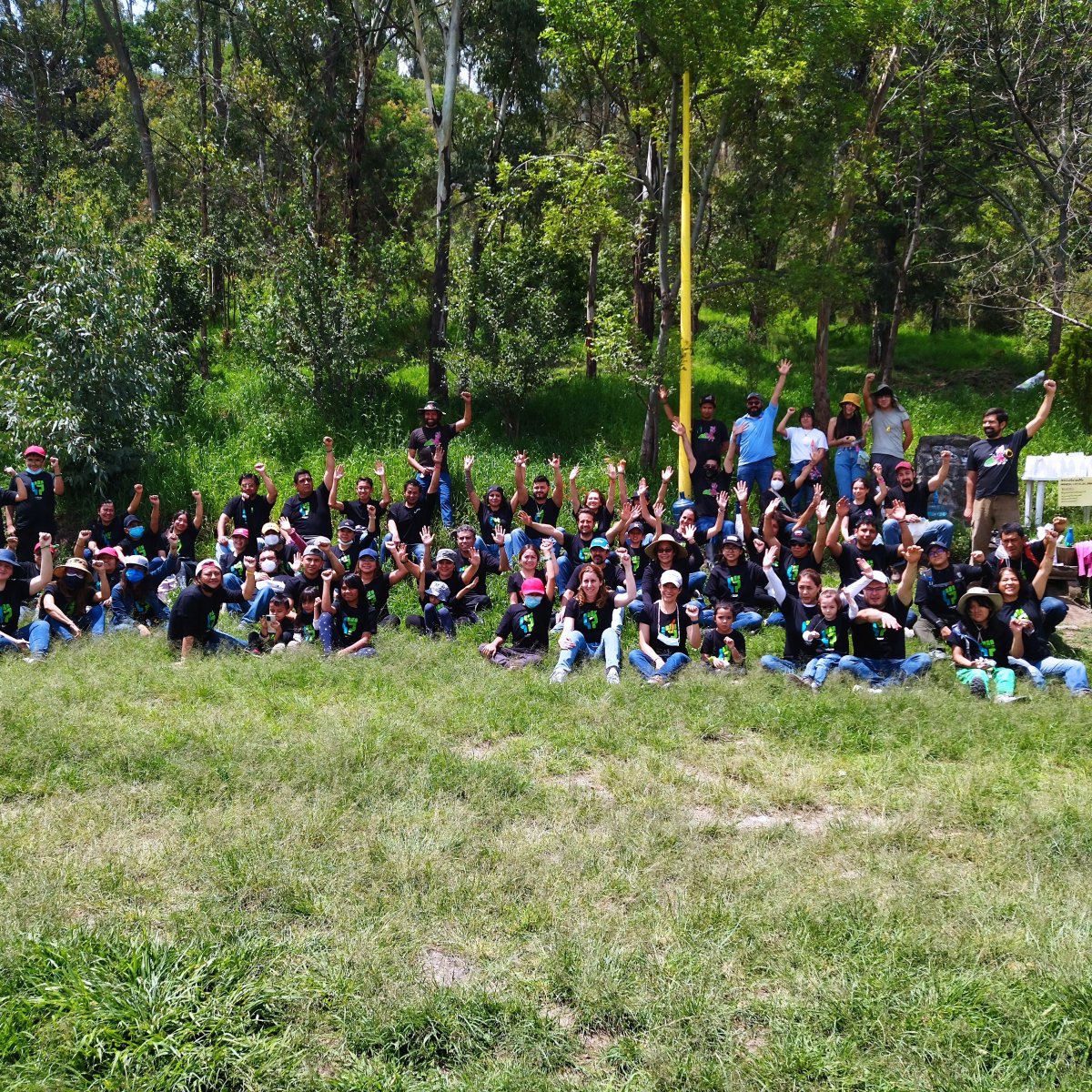 Gran Reforestación del Cerro de Moctezuma de mano de  #FerrerTherapeutics 
Se sembraron 250 árboles en una mañana de voluntariado corporativo y familiar. 

Gracias a alianza Cerro de Moctezuma por el apoyo!

#VoluntariadoCorporativo #PersonasExtraordinarias #10añosvolsmx
