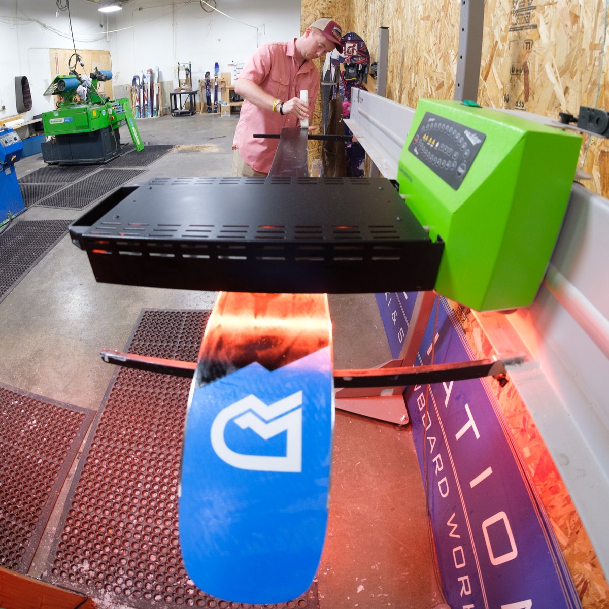 deviationworks's tweet photo. With this heat wave rolling through there is no better time to get up on #MountHood. For those local to us, Be sure to drop by the Deviation Lodge &amp; get dialed with a summer wax and tune.  #summerslush #palmerglacier #ac #summertime  #goski #snowboarding #skitune #deviationworks https://t.co/479JJNV8It