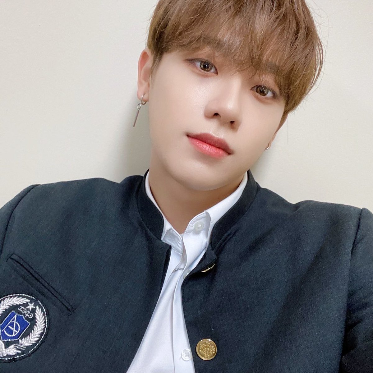 keum_fr's tweet photo. [📸] 03/07/2022 - TWITTER

[#KEUM]

« 2022.07.03 Météo Ensoleillé
 Aujourd'hui était une journée heureuse avec Janice.
 Licorne hé hé hé hé 🦄 »

#EPEX #이펙스 #금동현 @the_EPEX @by_EPEX 

#Liix🐥 https://t.co/ncF9cTSoqR