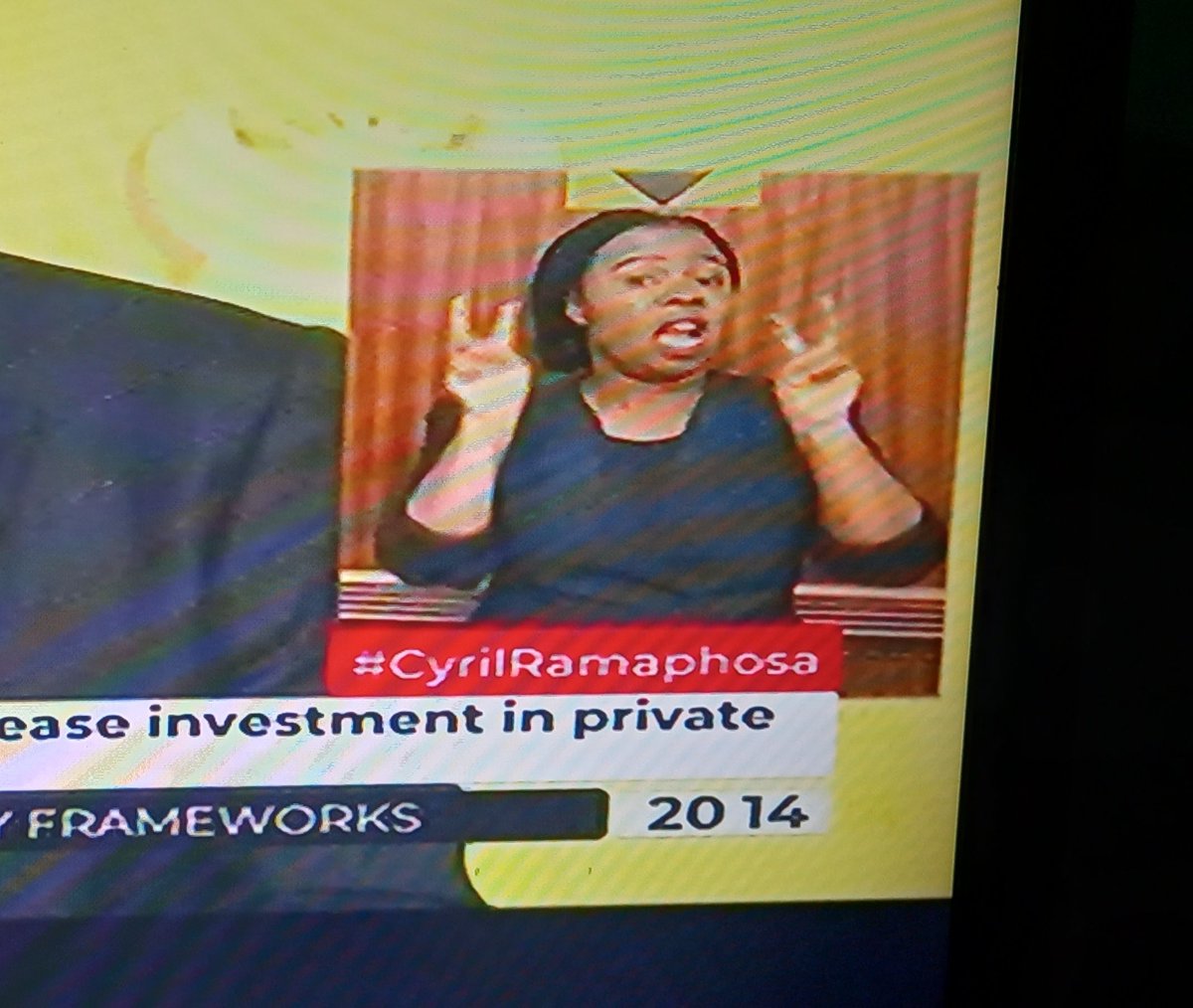 SiwaMbara's tweet image. Beautiful interpreting skills. Clarity and content on par. This is service diligence 💯💯💯 #SASLI #SASLMustRise @PresidencyZA #SignLanguage