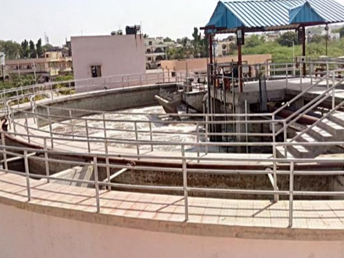neha_ingale5's tweet photo. #MissionAmritSarovar -Jal Dharohar Sanrakshan
Location: Salim Ali Lake, Aurangabad,MH
Team:MGM's JNEC
Week 2/Day 05
-Visited #AMC office
-Collection of documents
-Observing the recorded hydrological cycle

#AICTE #ministryofhousingandurbanaffairs #ministryofeducation #MGMU #JNEC https://t.co/FI7gwV5tXG