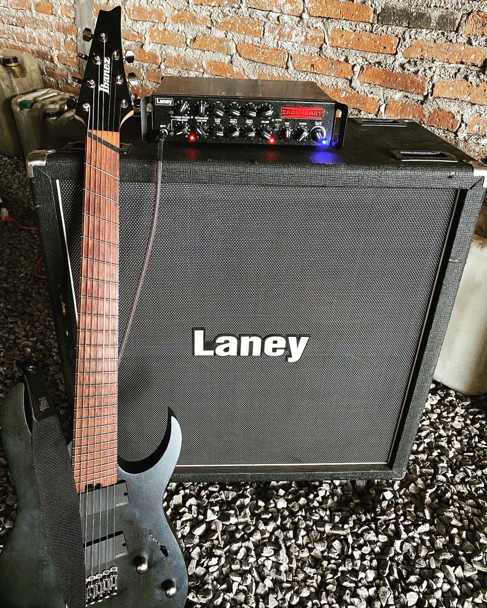 DavidBrisenoC1's tweet photo. Sin duda un gear completo, dinámico y potente.
-
@laneyamps @ibanezofficial @EMG_PICKUPS @ernieball
-
#PlayReal #LaneyAmps #EMGpickups #IbanezGuitars #ErnieBall
-
Video: Resiliencia (Link in Bio)
Banda: @BMRoficial https://t.co/zwCzyae3Iy