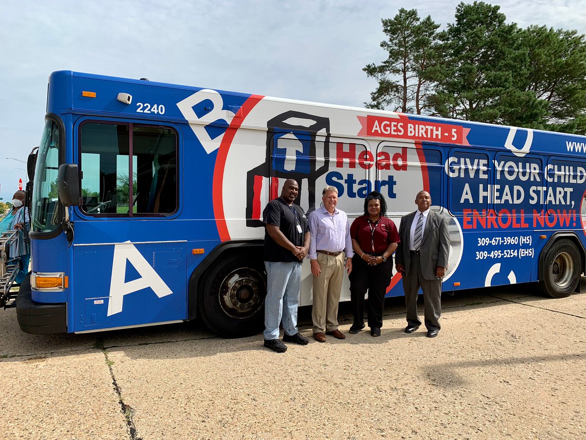 CityLinkPeoria's tweet photo. This morning we participated in a full bus wrap unveiling for the #PCCEO #HeadStart program at their facilities on Sheridan. Thank you to GM Doug Roelfs, Director of Operations Ken Boddie, & bus operator Jacqueline for representing CityLink at this event! #AdvertisingThatMoves https://t.co/zzejQwX2zQ