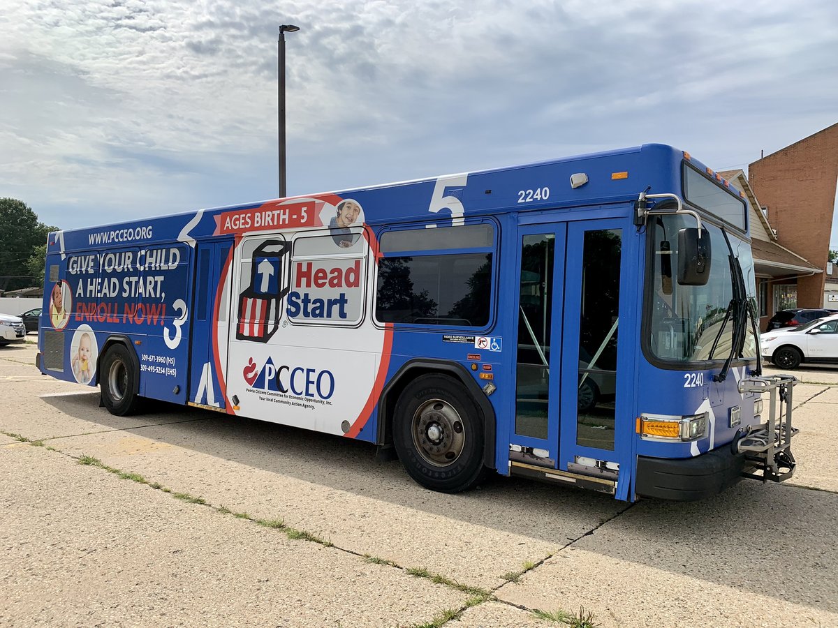 CityLinkPeoria's tweet photo. This morning we participated in a full bus wrap unveiling for the #PCCEO #HeadStart program at their facilities on Sheridan. Thank you to GM Doug Roelfs, Director of Operations Ken Boddie, & bus operator Jacqueline for representing CityLink at this event! #AdvertisingThatMoves https://t.co/zzejQwX2zQ