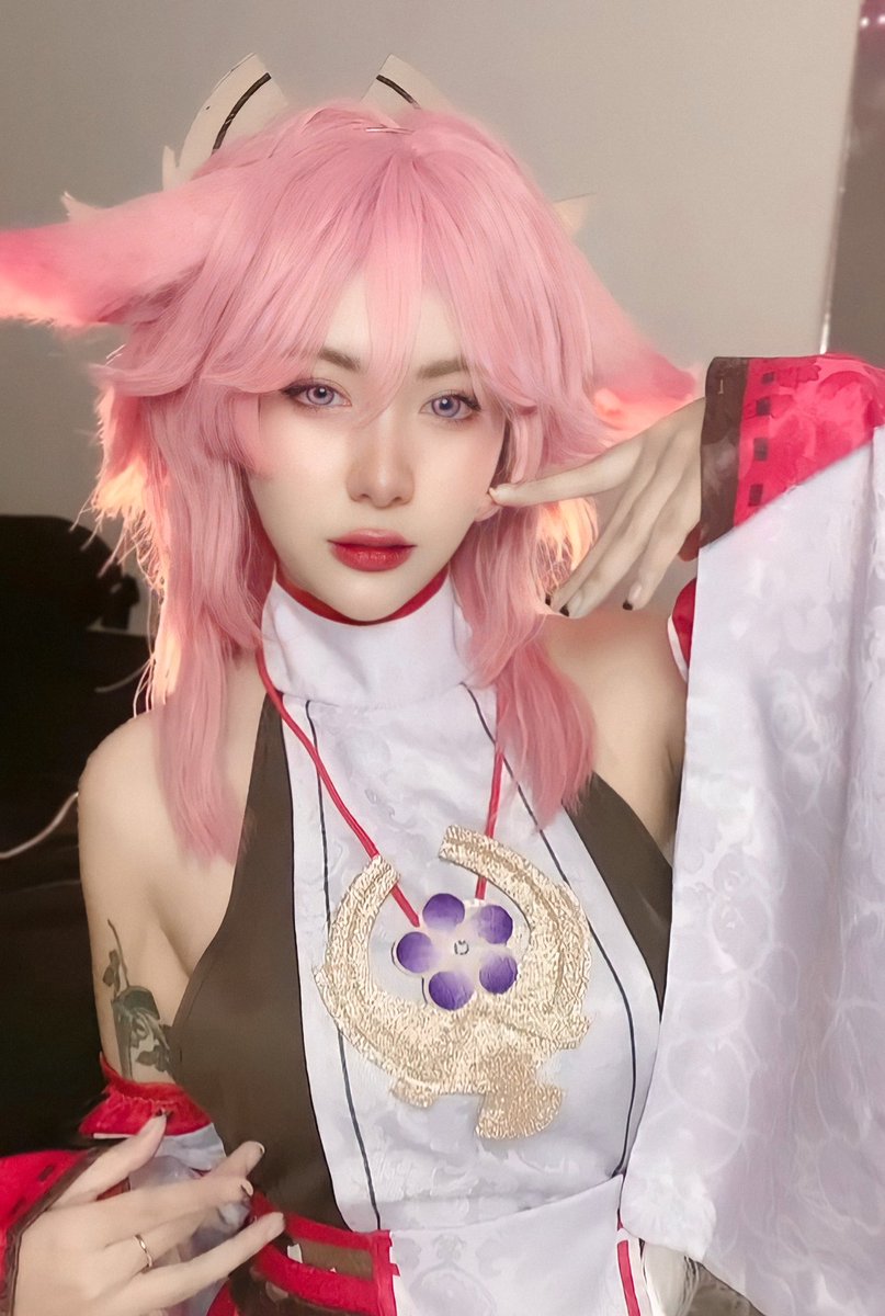 Rubypare11's tweet photo. やえみこ 🌸💖✨ 

#yaemiko #yaemikocosplay #genshinimpact https://t.co/kGPNHtksZh