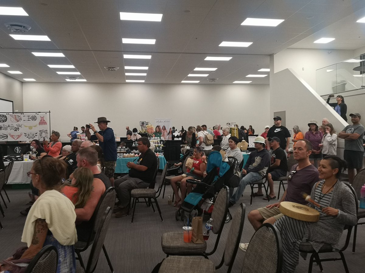 Merci beaucoup aux BC Games et à  House of Ancestor de nous avoir invité au Night Market, ce vendredi 22 Juillet. 
🥳🎶 
Nous avons beaucoup apprécié ce moment de partage avec un public de tout horizons. Belle ambiance et superbes performances, tout pour faire une belle soirée!🤩