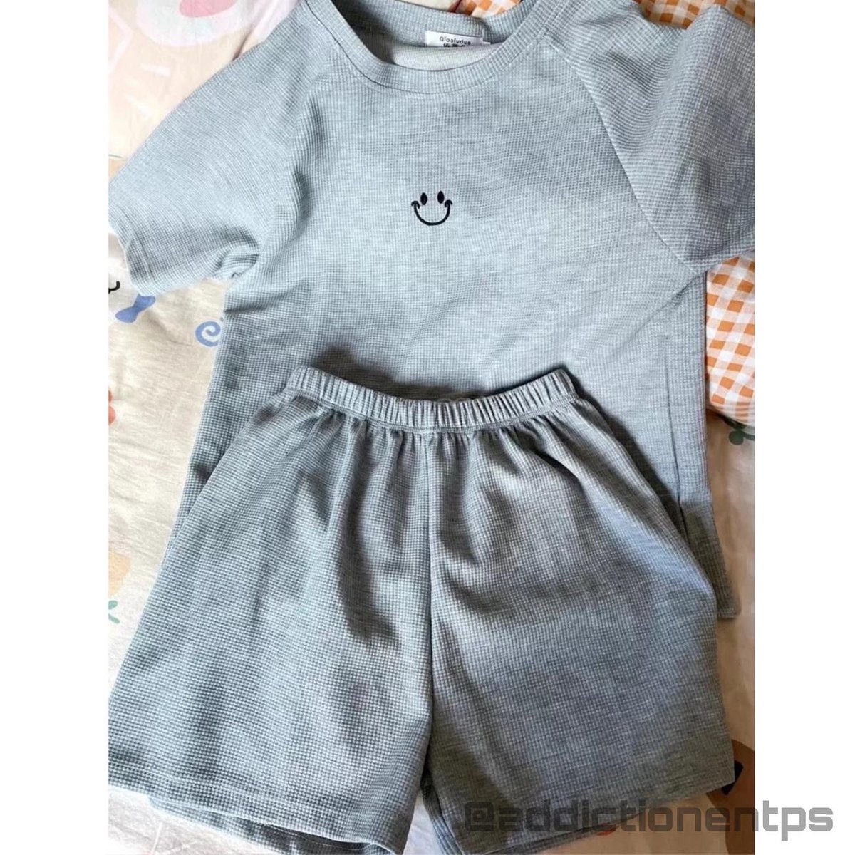 AddictionEntps's tweet image. Waffle fabric women #2piece available with #customised details. 👚