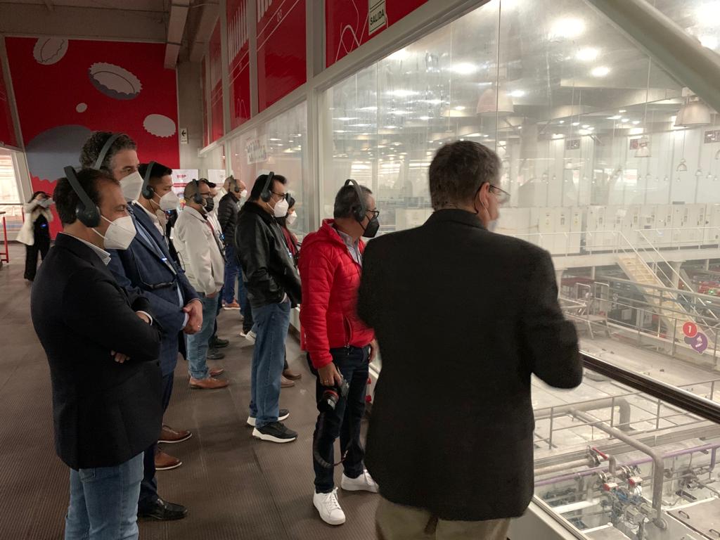 fragale_marco's tweet photo. Lograr la #descarbonización es posible, gracias a empresas como #ArcaContinentalLindley. El uso de #EnergíaLimpia en sus operaciones, impulsa la #sostenibilidad en el 🇵🇪 y estamos orgullosos de trabajar con ellos hasta el 2025. Vamos hacia la #TransiciónEnergética💪🏻 https://t.co/UTmAXHcCR9