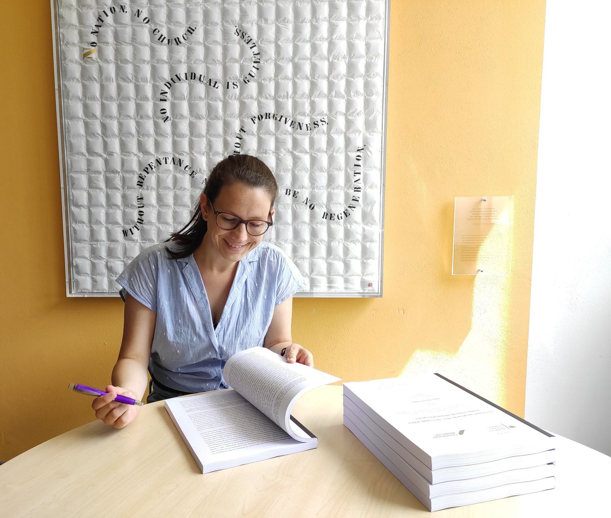 Heute vor einer Woche habe ich meine Dissertation eingereicht. Ich freue mich und bin erleichtert. * Last week, i submitted my PhD thesis. Feeling happy and relieved. #phdjourney #thesis #writing #itsdone