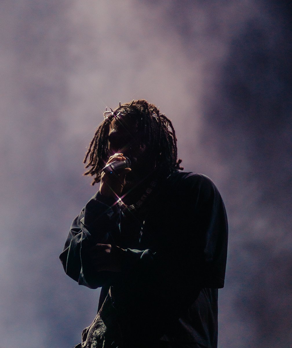 KING KENDRICK 👑

📸 <a href="/simonchasalow_/">Simon Chasalow</a>