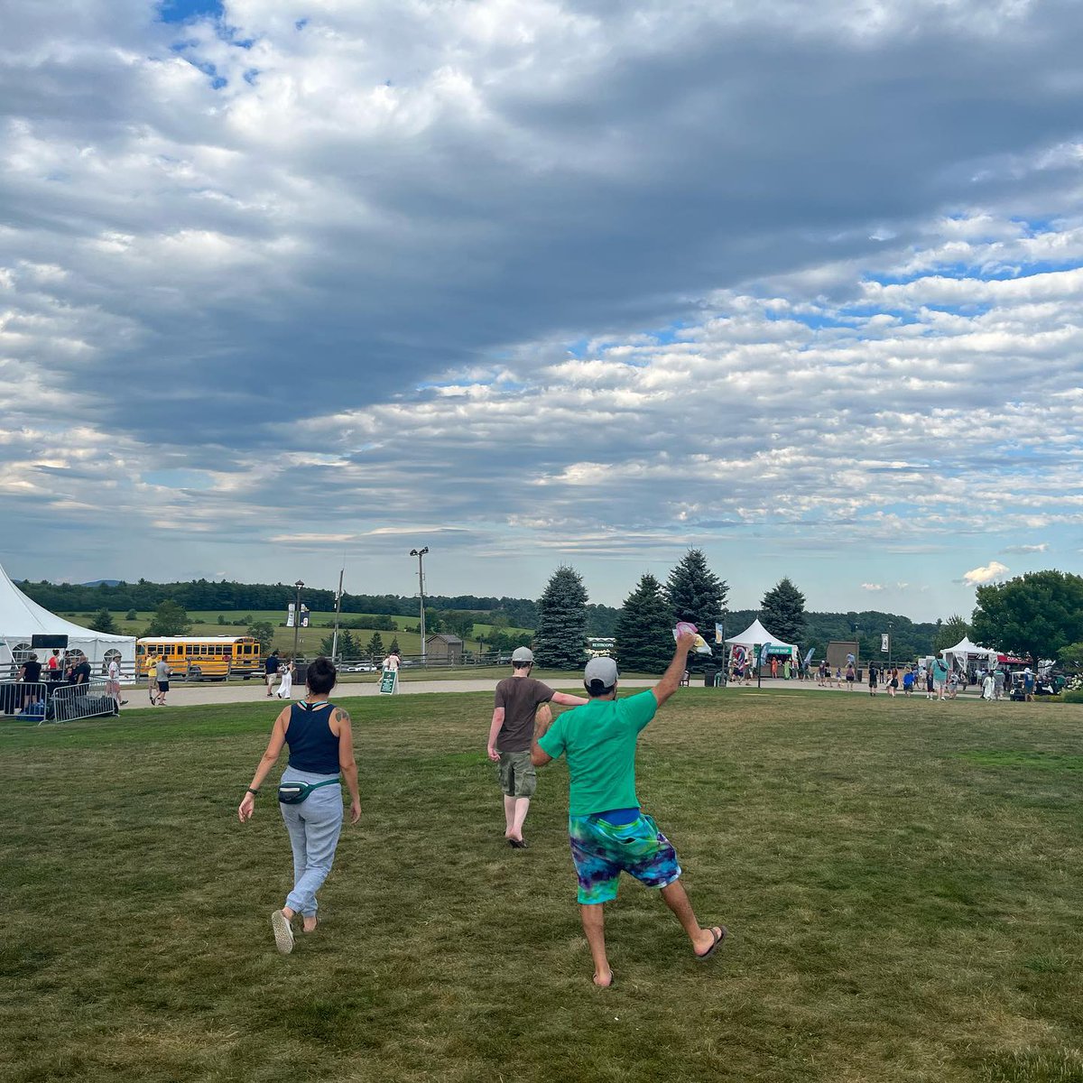 pixelw00ks's tweet photo. We caught 2 bangers in Bethel this weekend! Beautiful venue, amazing people & fantastic music! โญ๏ธ๐ค๐ผ
Great to rage with some of the @PixelWook clan IRL too! Next stop, AC for the @phanart show!
#pixelwooks #phanart #phish #summertour2022 #bethelwoods https://t.co/4qQD150Cfq