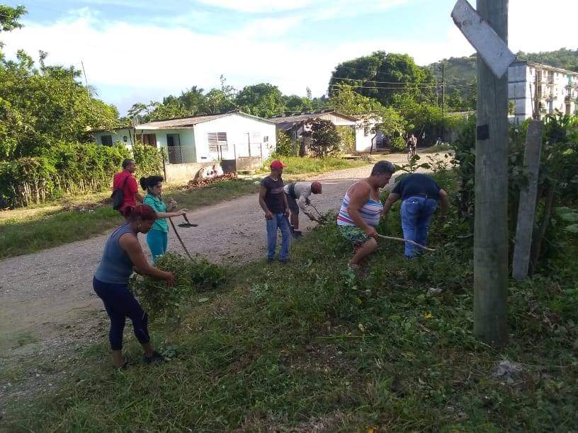 Caldosas, un festival para elegir al mejor tostador de café... Cederistas de todo el país despliegan sus iniciativas en saludo al 26 de julio. #Cuba #CDRCuba #SomosDelBarrio #CubaPorLaPaz #SiempreEn26_