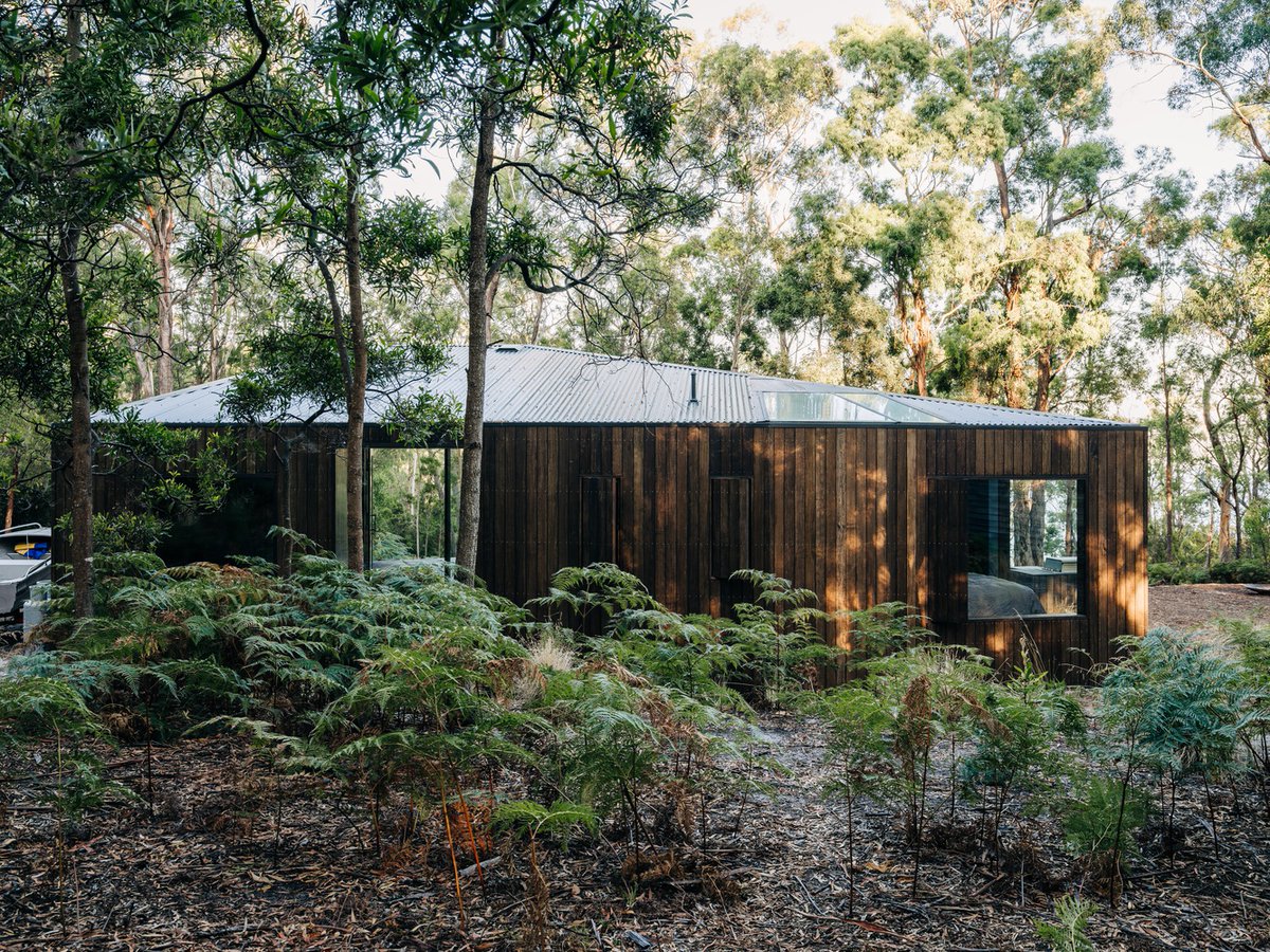 ArchGulo's tweet image. Killora Bay House
by Lara Maeseele + Tanner Architects, 2021
photos by Adam Gibson
Australia

this is a new fav
