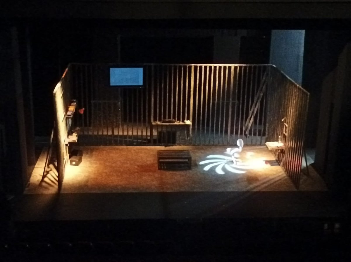 Estamos listos! “Palabras Encadenadas” en <a href="/TeatroBellasArt/">Teatro Bellas Artes</a>