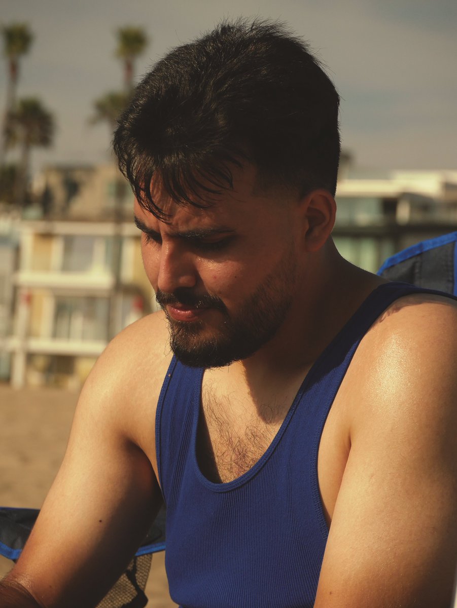 nomasbrandon's tweet photo. beach friends pt. 1 🌅 

#PortraitPhotography | #beach | #GoldenHour | #Photography | #Panasonic https://t.co/Y53GJWFj8S