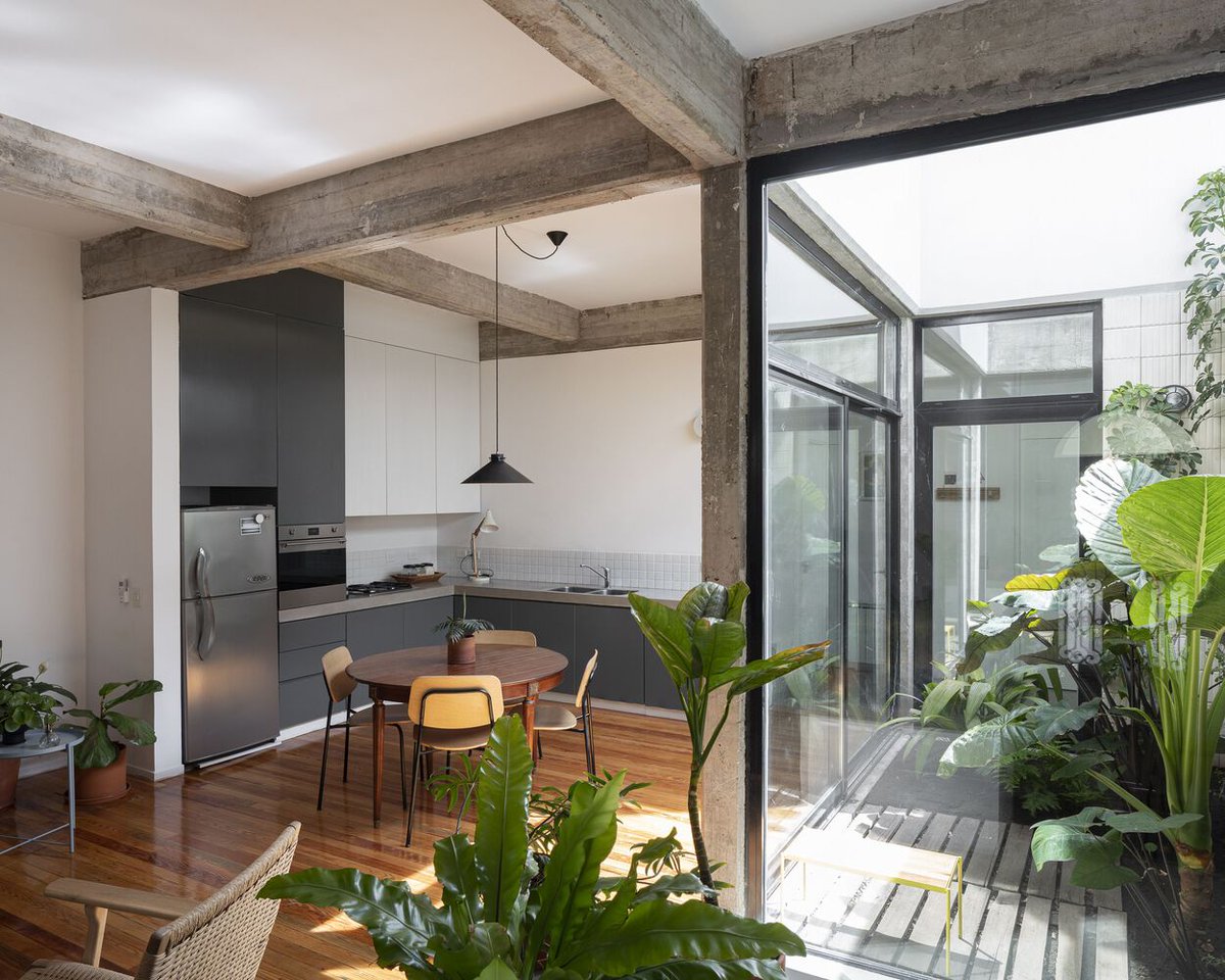 ArchGulo's tweet image. PH Superi House
Juan Manuel Galleano + Junta Arquitectas
photos by Fernando Schapochnik
Buenos Aires, Argentina