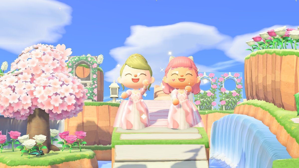 #AnimalCrossing #ACNH #NintendoSwitch #acnh My bestie and I <a href="/acnhwithbrooke/">Brooke</a> wearing <a href="/nookbythebook/">Lexie! Design comms closed! 🌚🌝</a> and <a href="/chris_crossing/">Chris Crossing</a> dresses