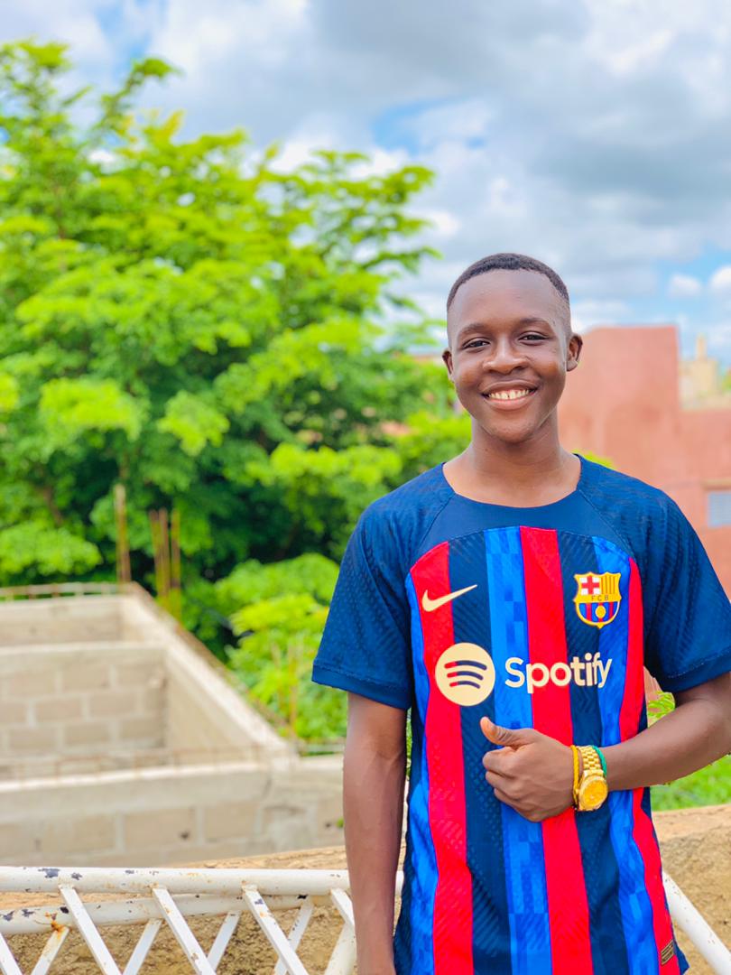 OgWeei's tweet image. J'ai reçu mon Maillot Visca Barça💙❤️😍 @fcbarcelona_fra @FCBarcelona_es @elhajalisherine @luca_varan