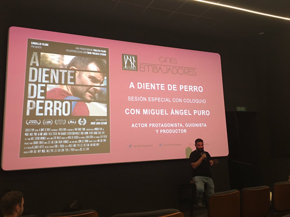 #ADienteDePerro con coloquio con #miguelangelpuro, protagonista, guionista y productor. Un thriller muy trabajado, de esos que salen con tesón, poco presupuesto pero ambiciosa. <a href="/CineEmbajadores/">Cines Embajadores</a>