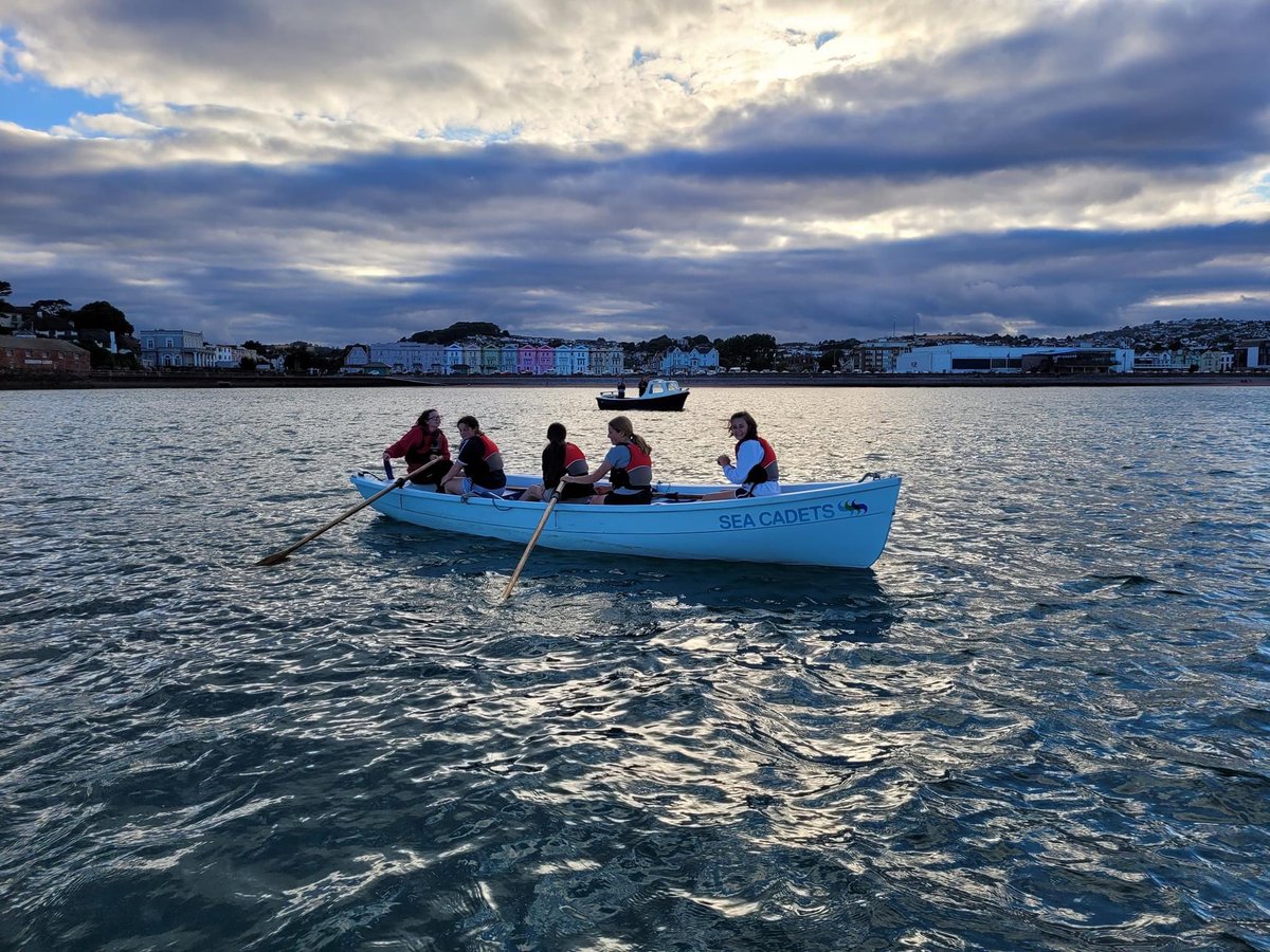 Oh we do love to be beside the seaside 💙
Lovely evening for rowing training tonight, staff enjoying some continuation practice out on the Champ in the background and the remaining cadets rigging their Quests to come and join us for a sail shortly.