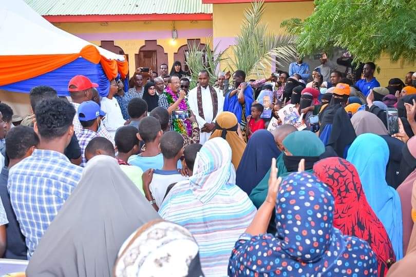 Nathif_J_Adam's tweet photo. Earlier today, I had engagements with the Leysan community based in Garissa. I'm extremely grateful for the reception I have receieved and for the unanimous support in my gubernatorial bid.
#Inawezekana #AzimioLaUmoja #NJADM https://t.co/lftwzzrHvy