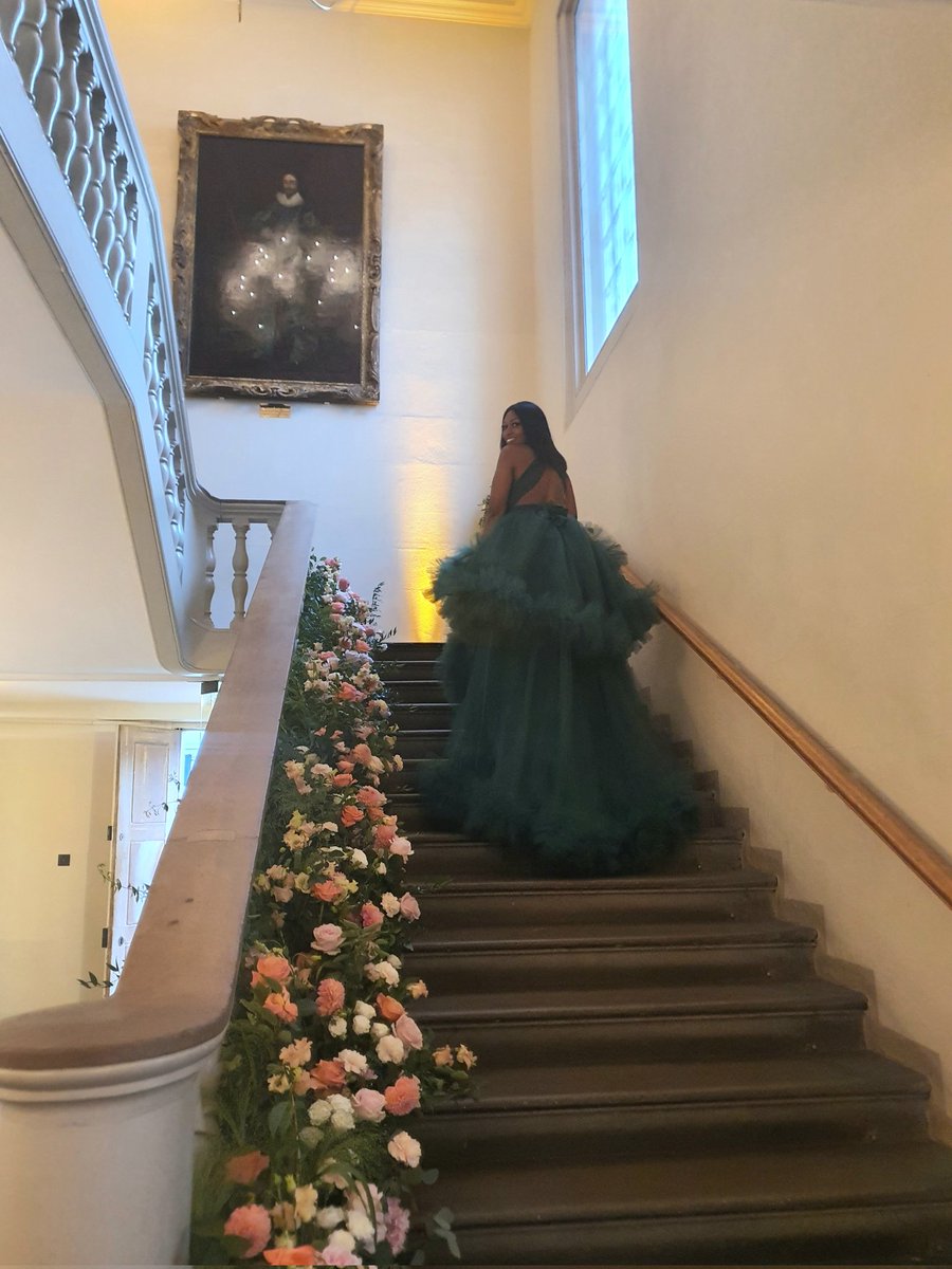 #tweettweet #balckrabbitprojects had a lovely gig this weekend 😍 #ione #luxury #singer #softlife