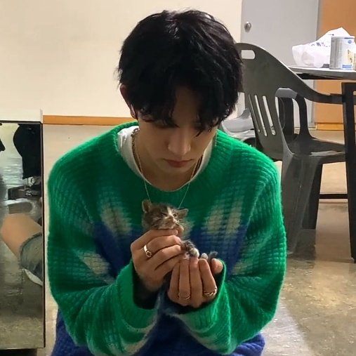 sunluvzone's tweet image. ¡ Beep Beep ! 

¡hola! soy heeseung b𖦹t de enhypen y vine a hacer amigos y recordarte lo mucho que te amo &amp;lt;3
si me necesitas puedes mandarme un dm o arrobarme (@iHEESBXT) 

¡ estoy orgulloso de ti !