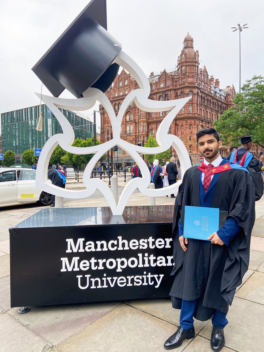 Njalabdani's tweet image. Class of 2022 🎓.