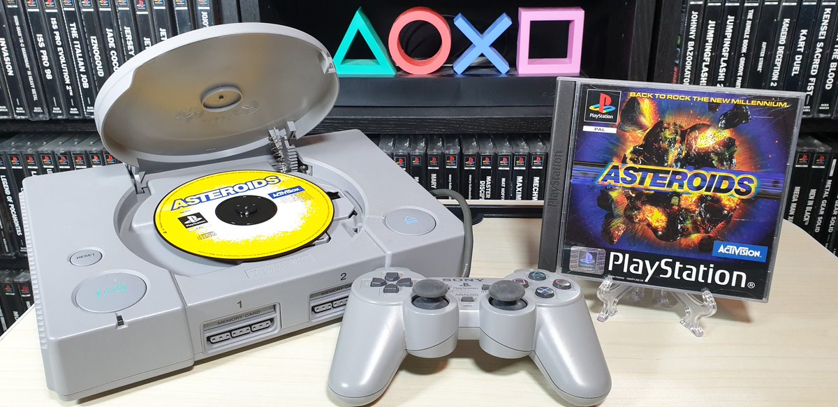 PS1Archive's tweet image. #PS1Archive Much like how we&apos;re experiencing a lot of 5th/6th gen nostalgia at the moment, there was a lot of 1st/2nd gen nostalgia in the #PS1 days. Here&apos;s Activision&apos;s take on the Atari classic, Asteroids! Simple, but satisfying! 🚀☄️ #PSX #PlayStation #RetroGames #GamersUnite