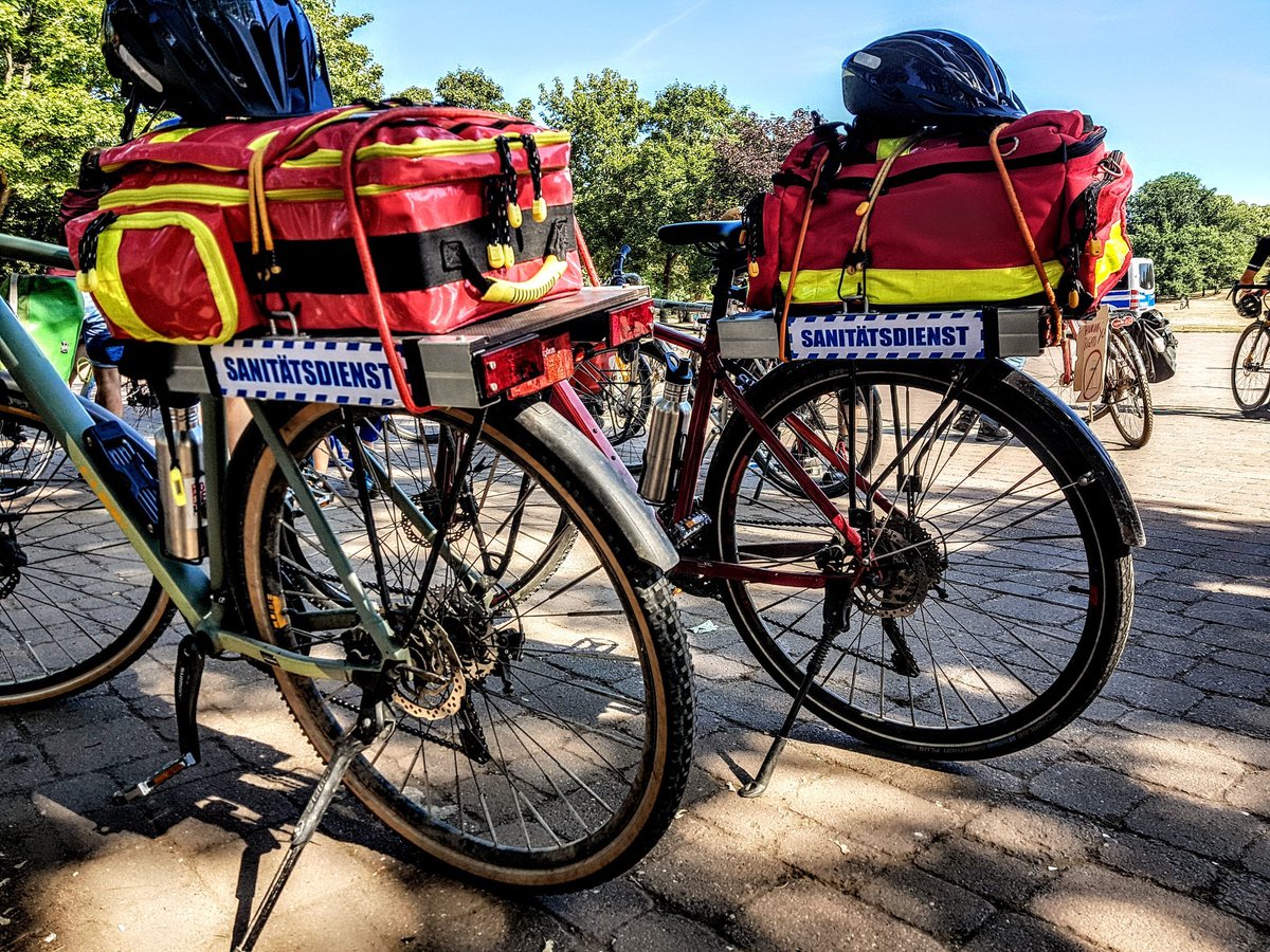 VerkehrswendeDD's tweet photo. Die #Demosanis waren auf unserer #A4-Demo gestern und haben uns noch zwei Fotos zukommen lassen.
Lieben Dank für euer Dasein und schön das ihr alle mitgefahren seid.
#dd2407 https://t.co/QyJlkG84uB